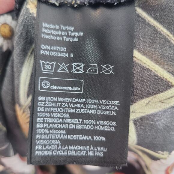 H&M Size 8 Dark Floral Print Long Bell Sleeve Flared Skirt Mini Dress Sheath - Picture 10 of 11